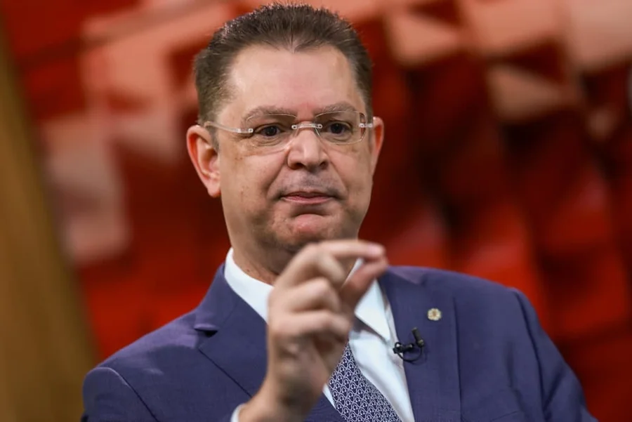 Líder do PL na Câmara diz que partido apoiará escala 4×3