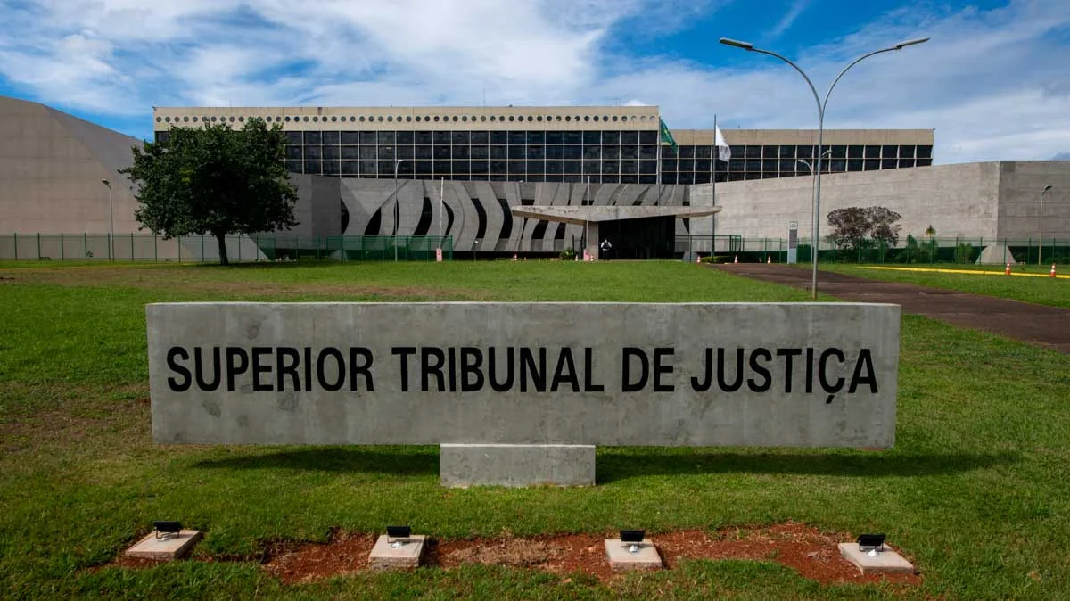 STJ obriga planos a cobrirem cirurgias de feminização facial