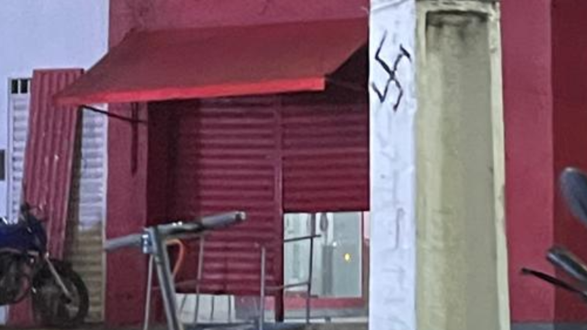 Suásticas nazistas são pichadas em postes de União dos Palmares