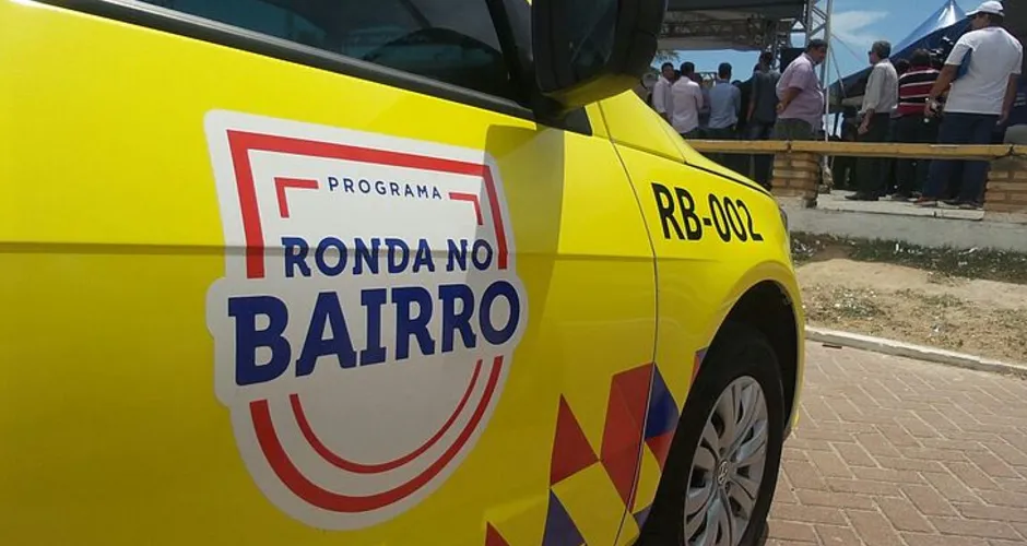 Suspeito de furtos tenta fugir pelo mar e é preso na Ponta Verde, Maceió