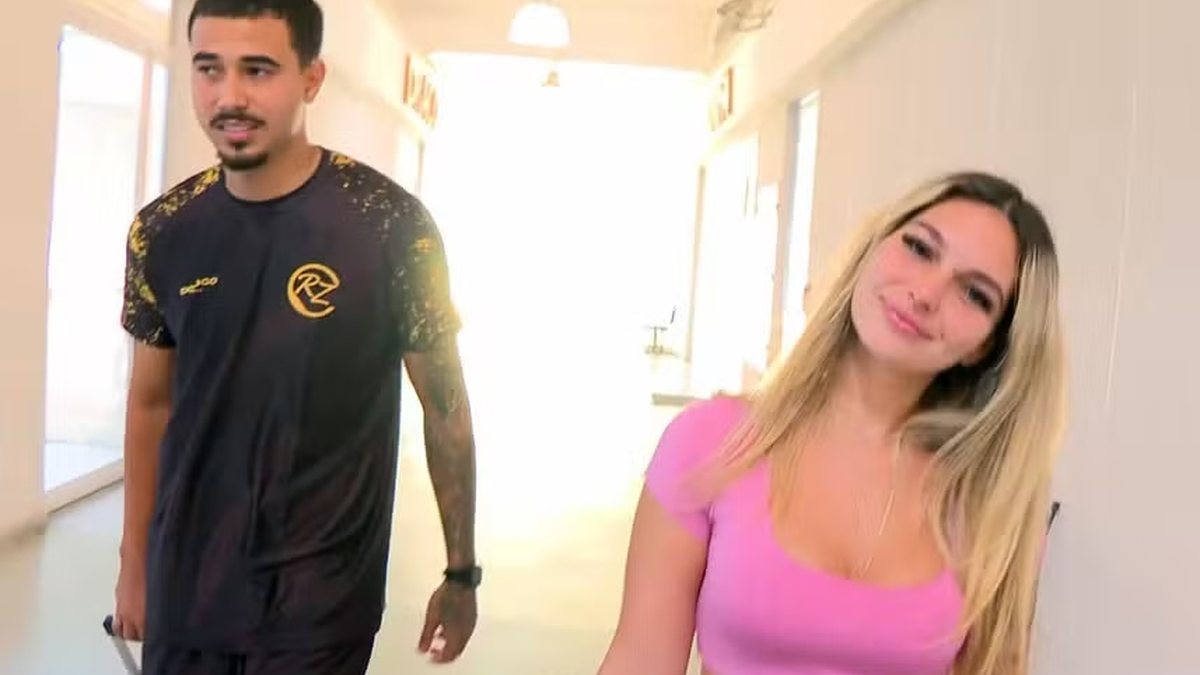 Suspeita de vender canetas emagrecedoras ilegais pergunta se está bonita ao ser presa