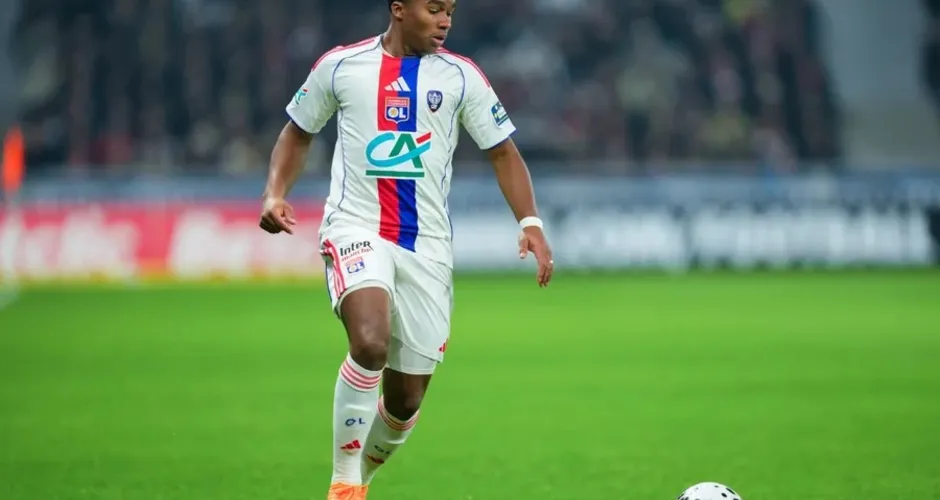 Técnico do Lyon afirma não estar satisfeito com desempenho recente de Endrick