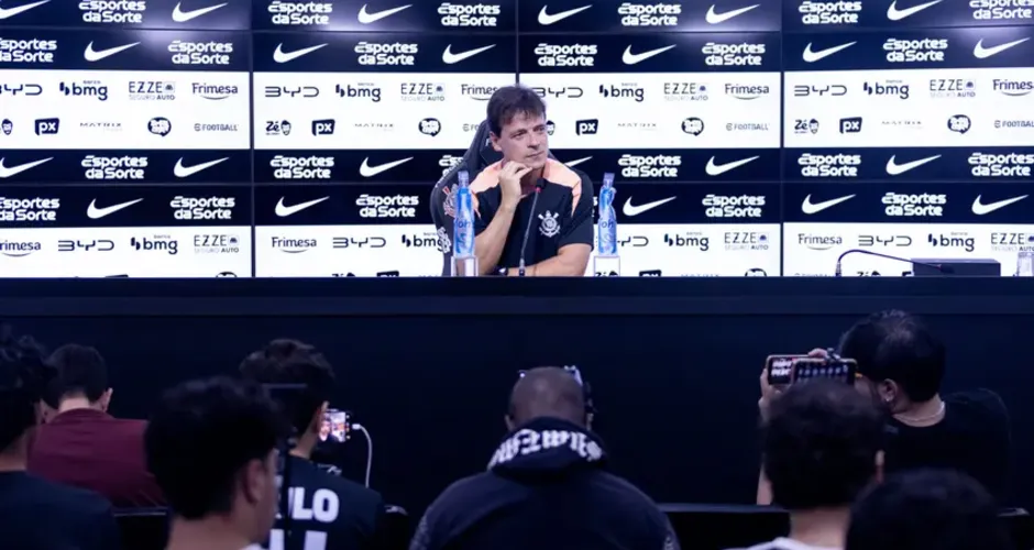 Fernando Diniz é regularizado no BID e estreia pelo Corinthians na Libertadores