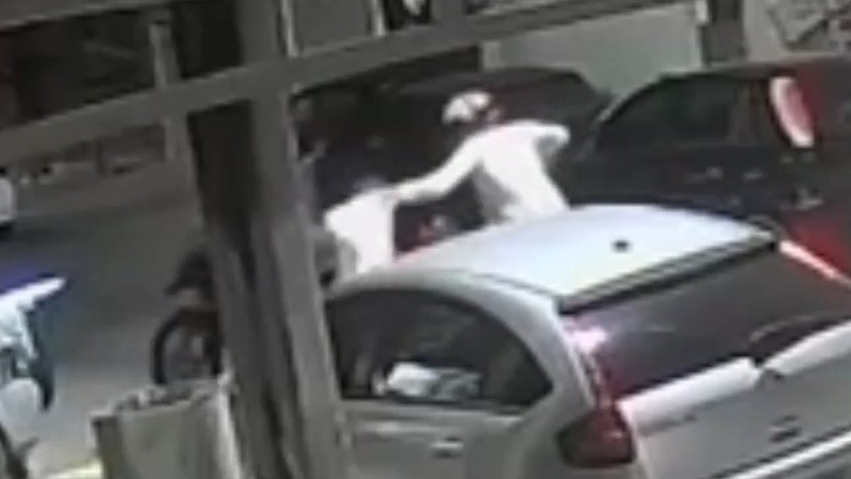 Suspeitos de homicídio são detidos com revólver de numeração raspada em Maceió