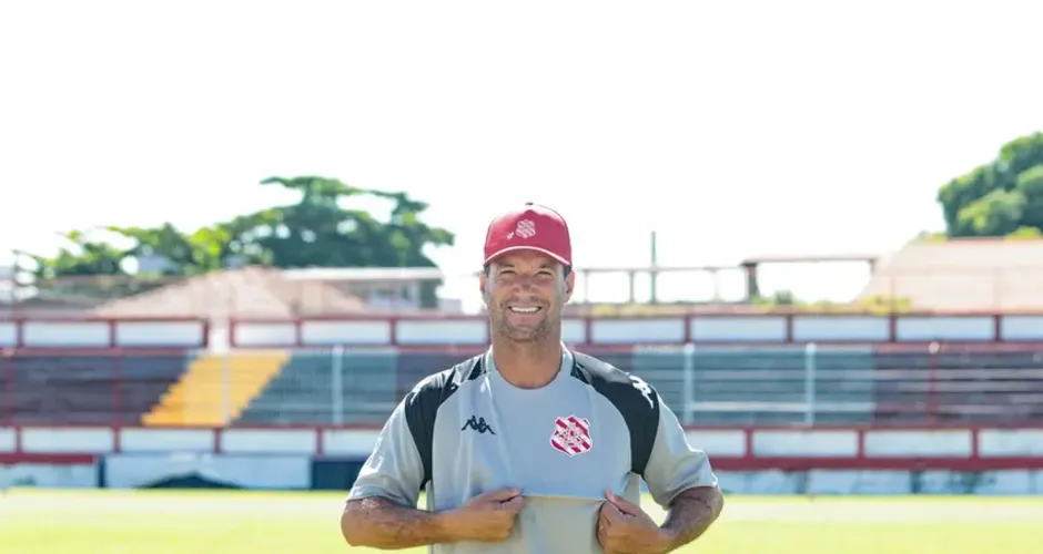 Thiago Neves é anunciado como treinador de clube carioca