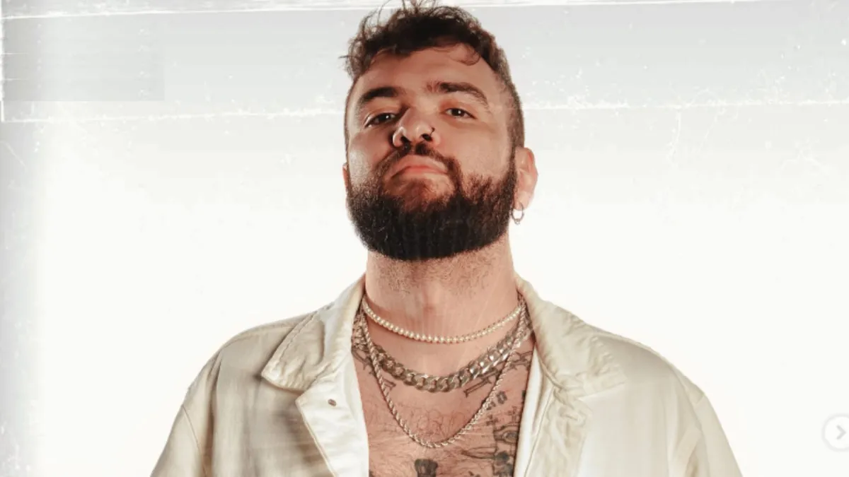 Tiago Santineli é levado à delegacia após discutir com cristãos em Belo Horizonte