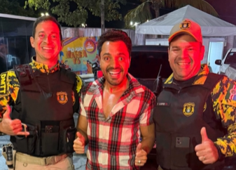 Tirullipa pega carona com agentes do DMTT para chegar ao São João Massayó