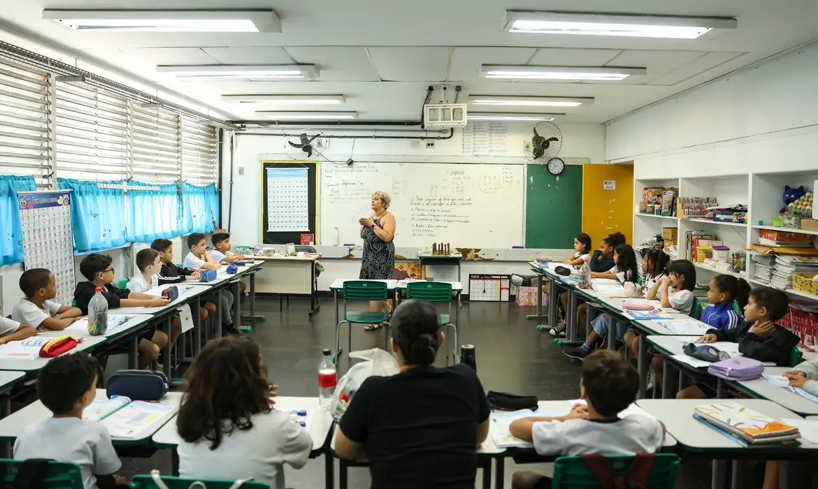 MEC anuncia entrega de Carteira Nacional de Docente em outubro