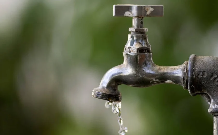 Manutenção afeta a distribuiçao de água em 15 bairros de Maceió; confira