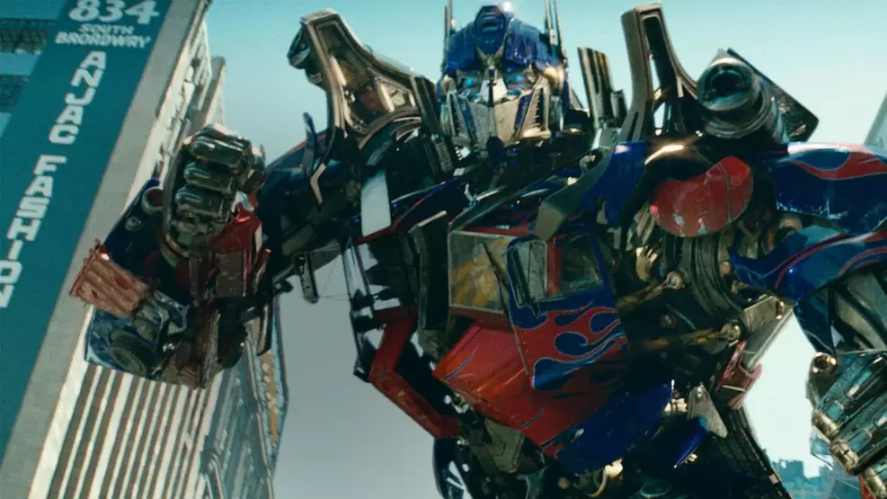 Michael Bay e Spielberg voltam para comandar novo filme de Transformers