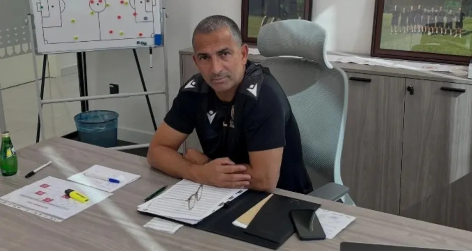 Tunísia demite técnico Sabri Lamouchi após sofrer goleada histórica na estreia