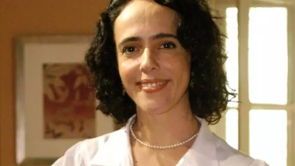 Atriz Silvia Buarque relata luta contra câncer e dupla mastectomia