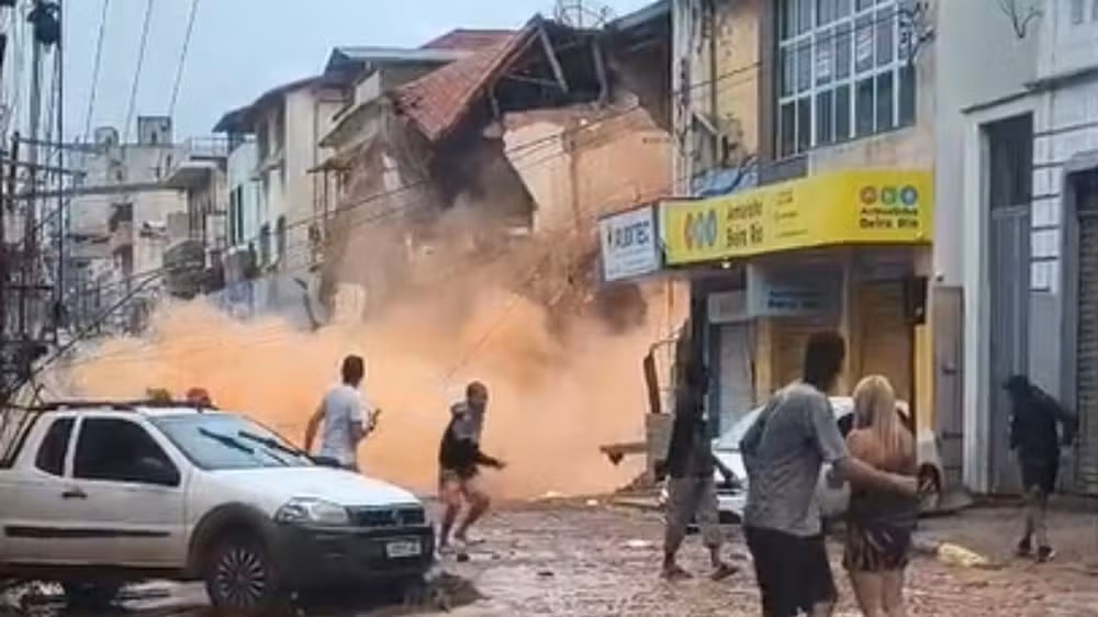 VÍDEO: chuvas provocam mortes, desabamentos e destruição em Ubá (MG)