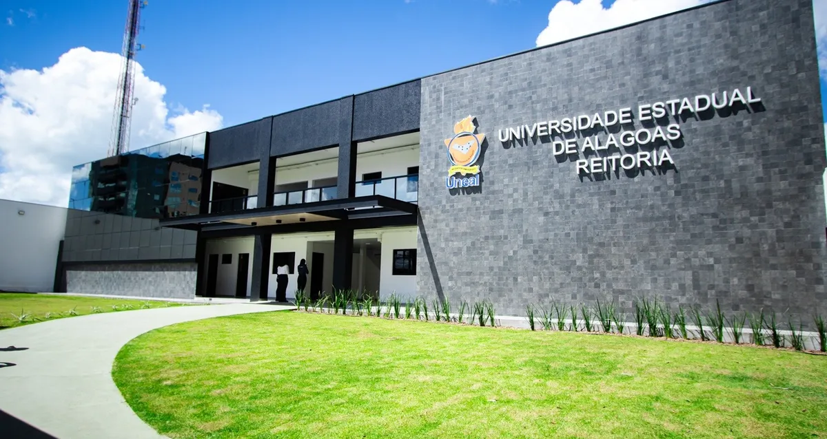 Uneal amplia política de cotas e reserva 50% das vagas para rede pública