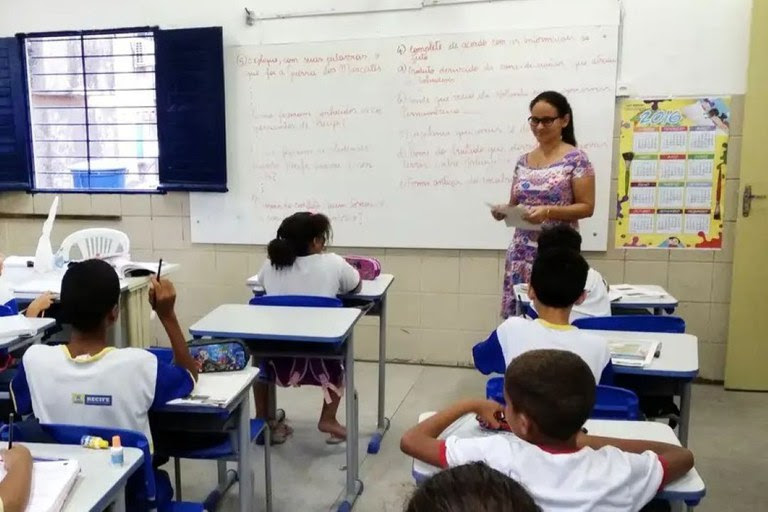 Isenção do IR beneficia 59,6% dos professores da educação básica em Alagoas