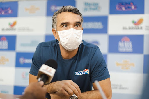 Rafael Brito dá maiores detalhes sobre “aumento” de salário para professor