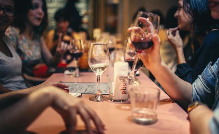 Bares e restaurantes projetam alta no faturamento no início de 2026