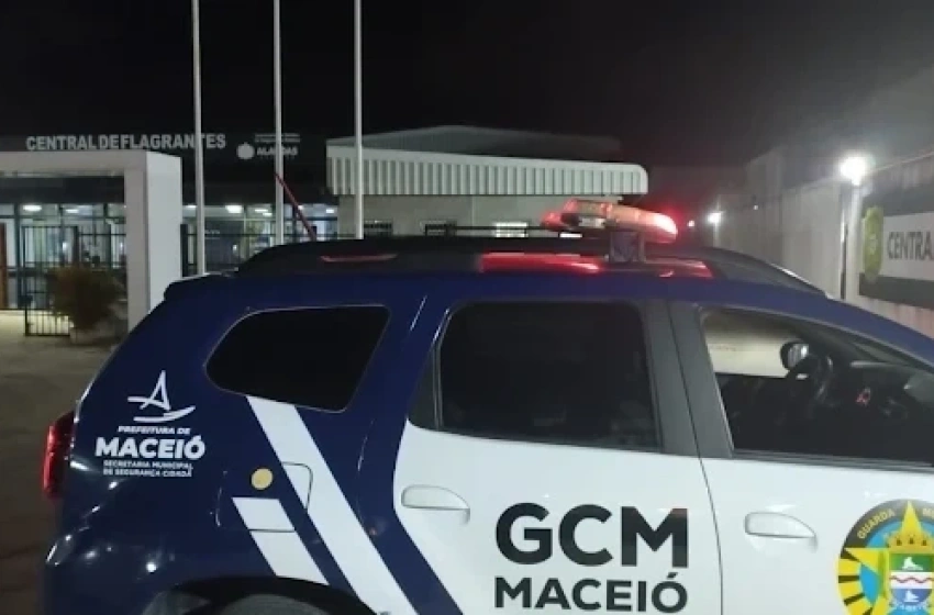 Ponto de consumo de drogas é identificado e demolido em Maceió