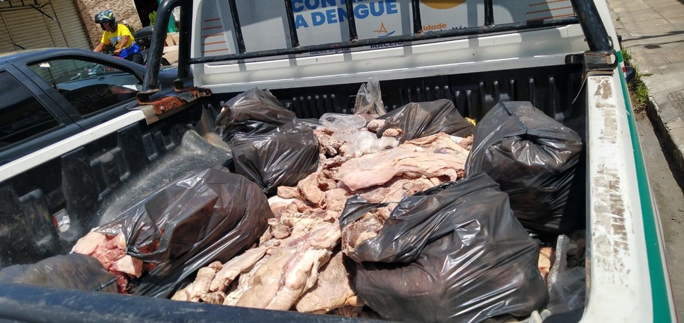 Vendedores com produtos irregulares terão bancas retiradas e permissões para vendas canceladas