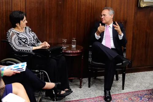 Renan relembra aprovação da Lei Maria da Penha e reforça defesa dos direitos das mulheres