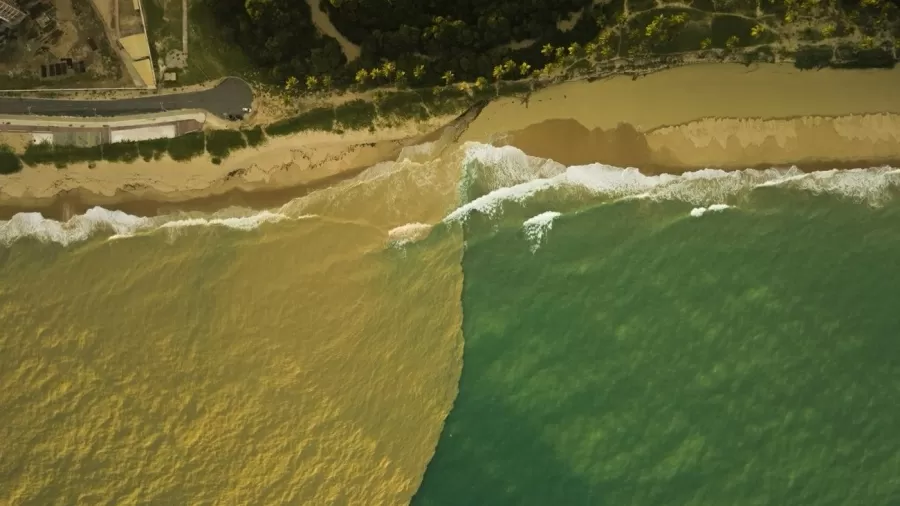 Obras desviam rio por 1,4 km e criam situação inédita no litoral de Maceió