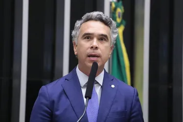 “Votaram a favor das bets e esqueceram a educação”, dispara Brito