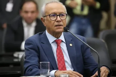 Wanderley larga ao Senado com apoio de 20 prefeitos e quatro federais