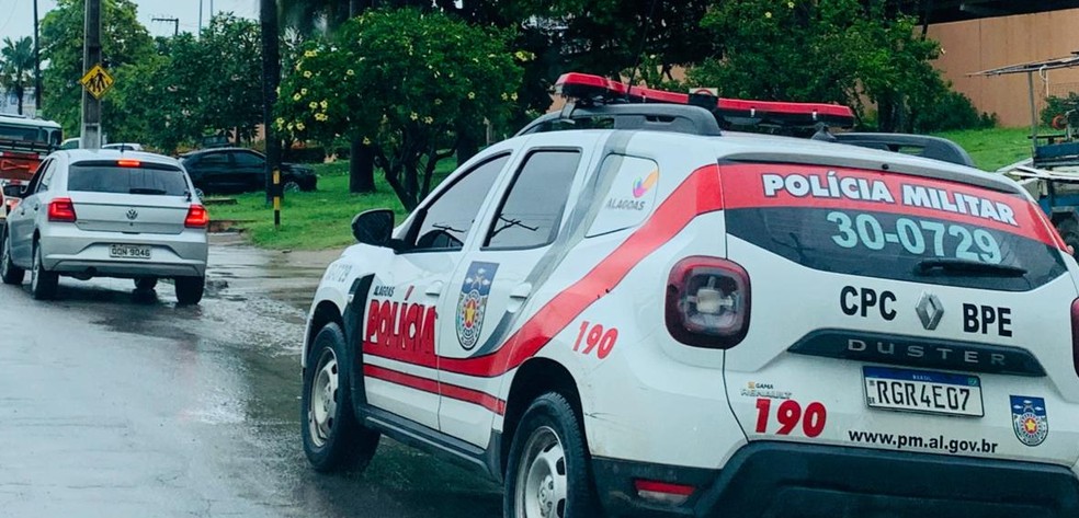 Jovem é preso traficando drogas na orla lagunar em Taperaguá