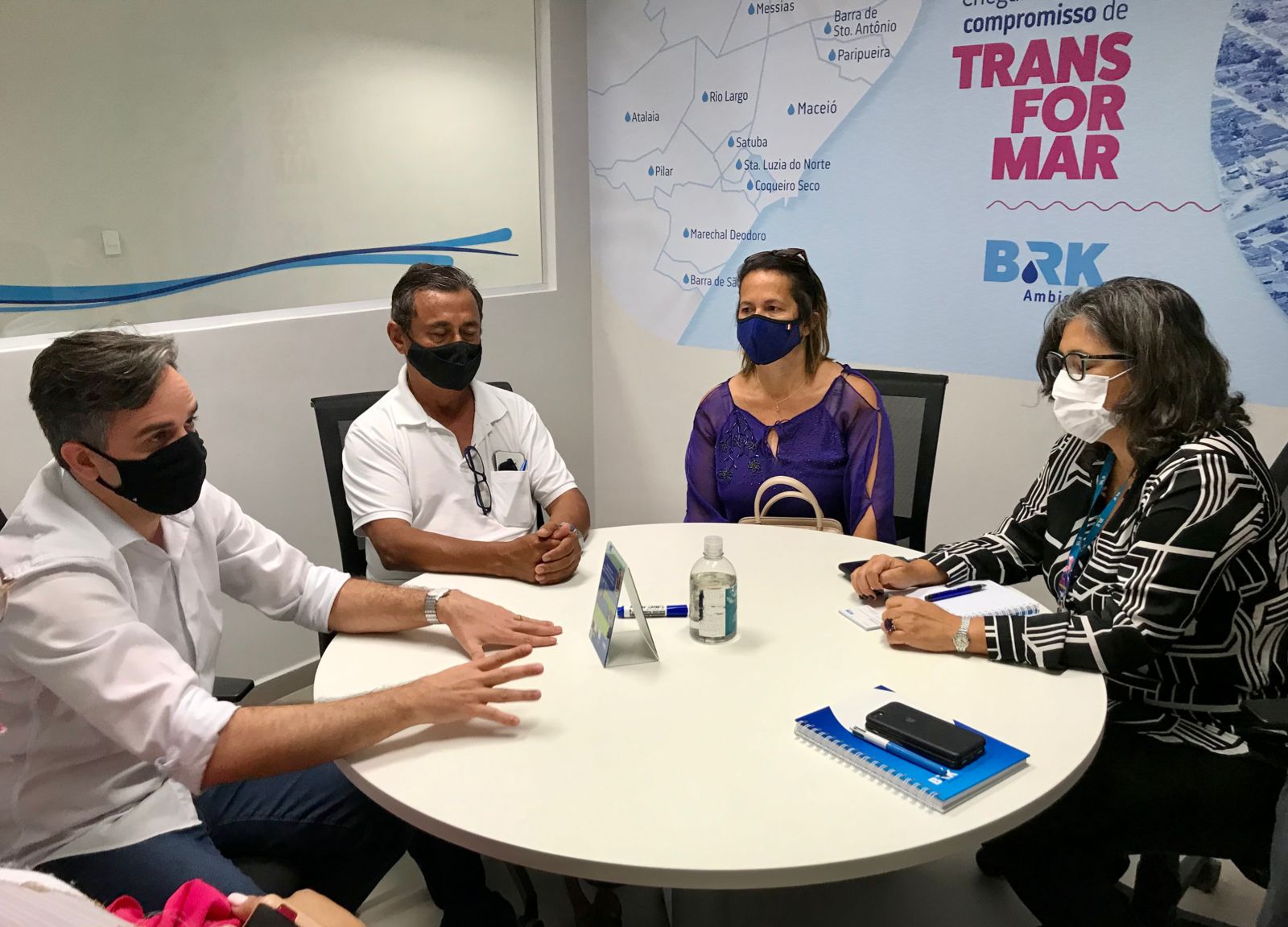 Vereador Joãozinho e lideranças comunitárias participam de reunião com a BRK para discutir a falta d’água na parte alta de Maceió