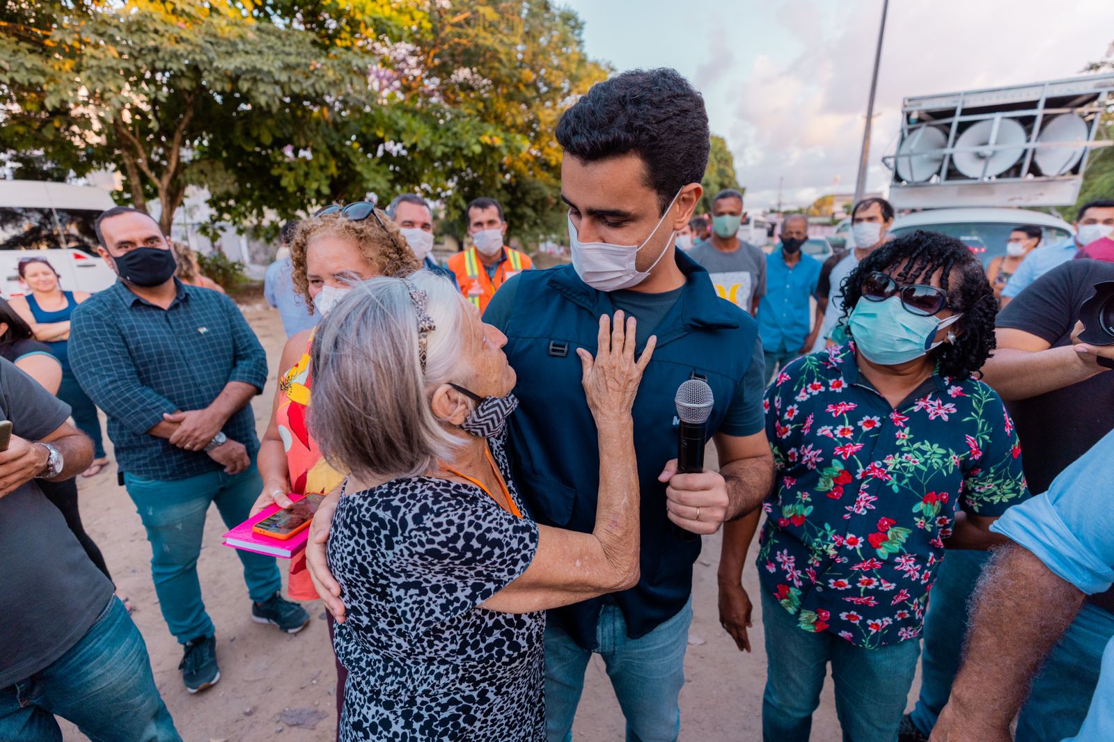Prefeitura de Maceió leva caminhões-pipa ao Eustáquio Gomes