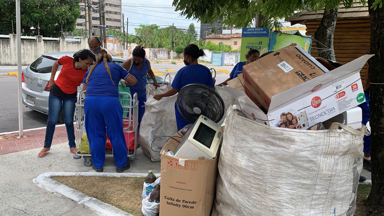 Campanha Recicla Maceió recolhe mais de 300 kg de recicláveis no bairro do Farol