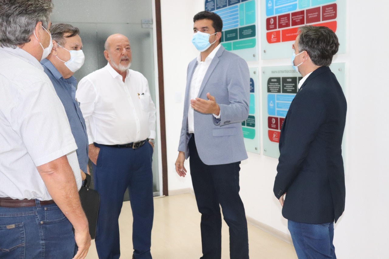 Rui Palmeira visita liderança e diz que já está construindo plano de governo