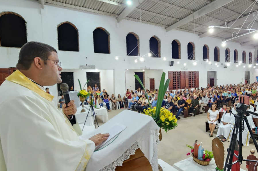 Comunidade católica de Pindorama dá boas-vindas a novo pároco