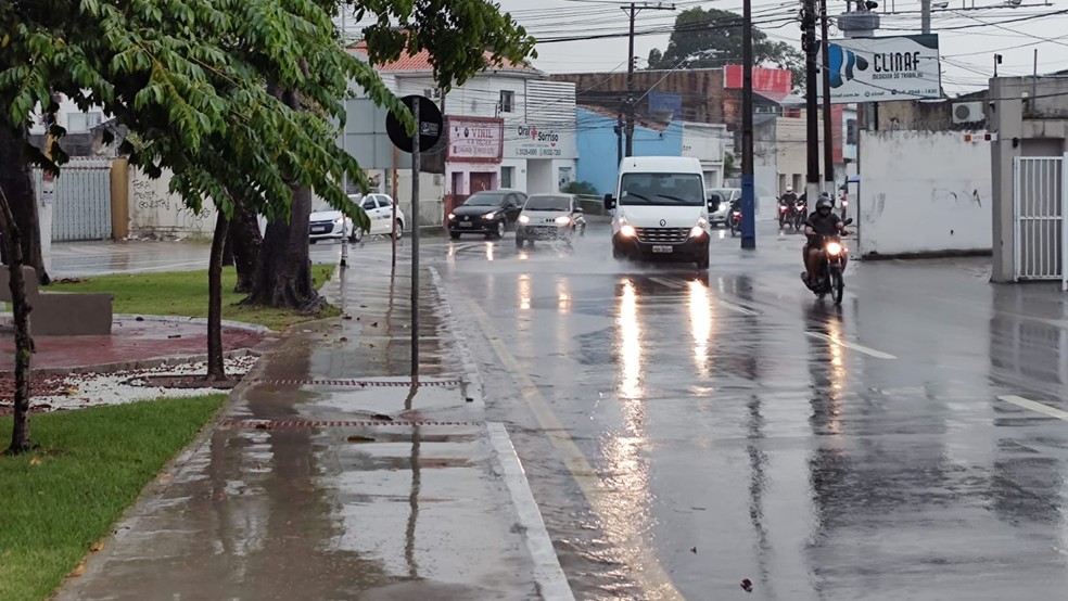 Chuva forte mantém Alagoas em alerta; Inmet amplia aviso até sábado