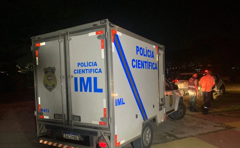 Adolescente é encontrado com quatro tiros em terreno baldio