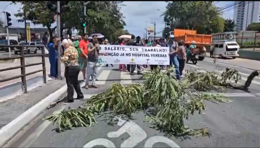 Terceiro protesto do ano: funcionários do Hospital Veredas cobram pagamentos atrasados