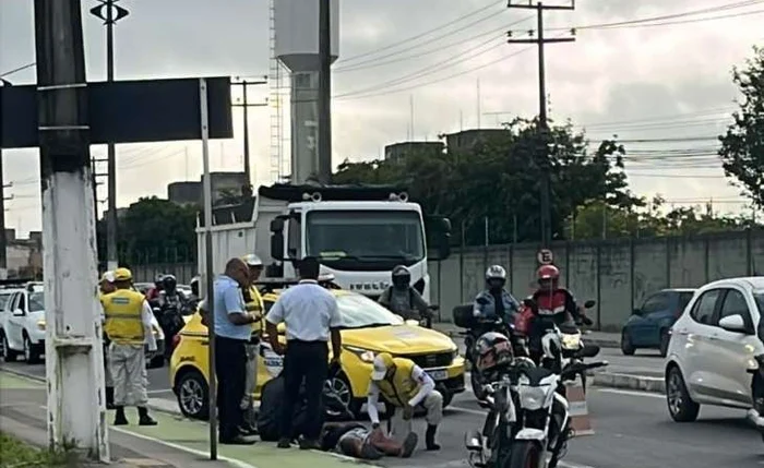 Ciclista é atingido por ônibus no Benedito Bentes, parte alta de Maceió