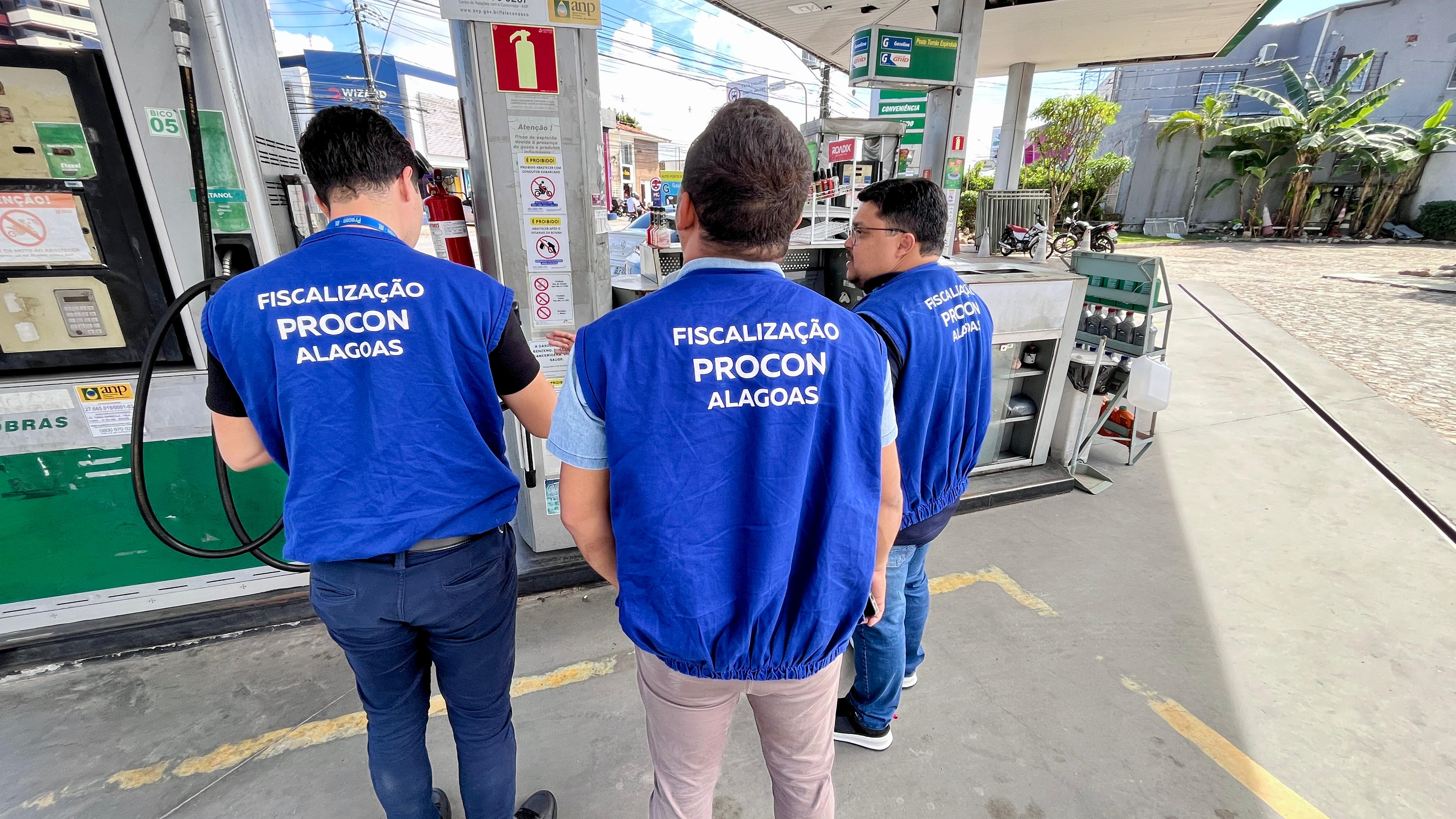 Valor da gasolina cai a R$ 5,69 por litro nos postos de Alagoas