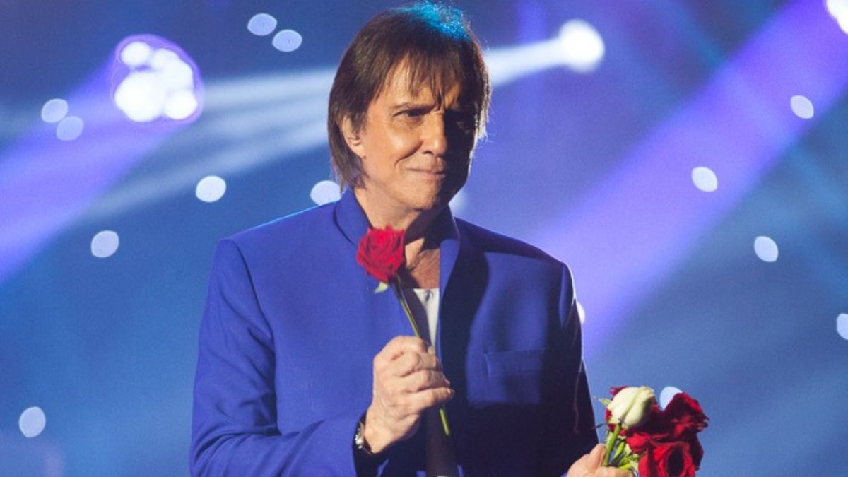 Roberto Carlos se apresenta em Maceió com show da turnê Eu Ofereço Flores