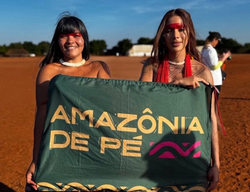Anitta visita aldeia indígena no Mato Grosso e é elogiada na internet