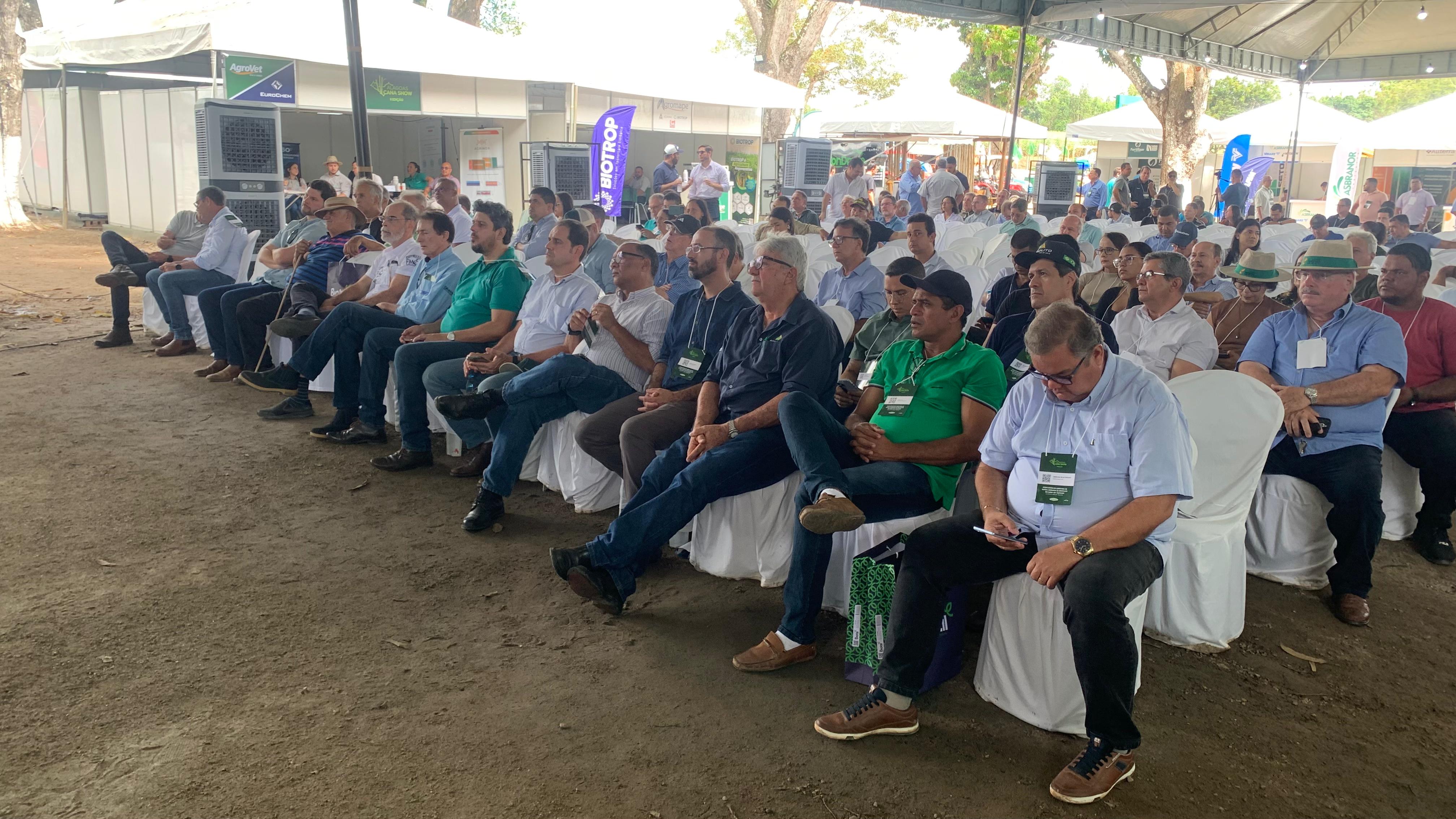 ASPROVAC segue com segundo dia Alagoas Cana Show com palestras técnicas e mesa redonda