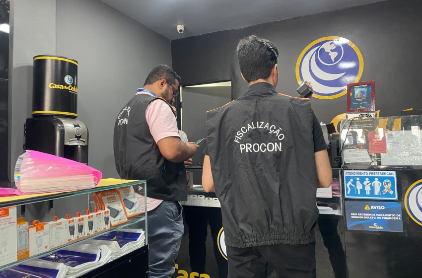 Procon Maceió autua seis lojas de celulares após denúncias