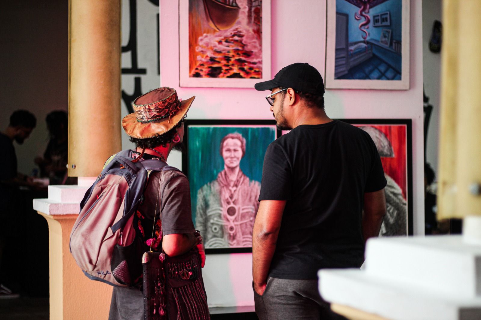 Exposição 'Viagem - arte livre e psicodelia' permanece no MISA até o fim de setembro