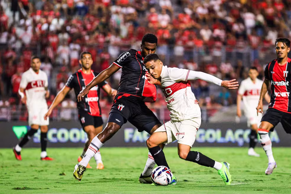 CRB vence o Botafogo-SP, chega a 31 pontos no Rei Pelé e volta a ser o melhor mandante da Série B