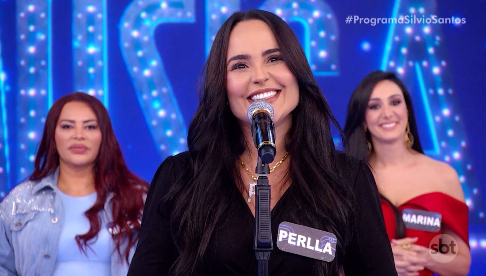 De volta ao SBT, Perlla anuncia que está prestes a se formar em Jornalismo e agradece a Silvio Santos