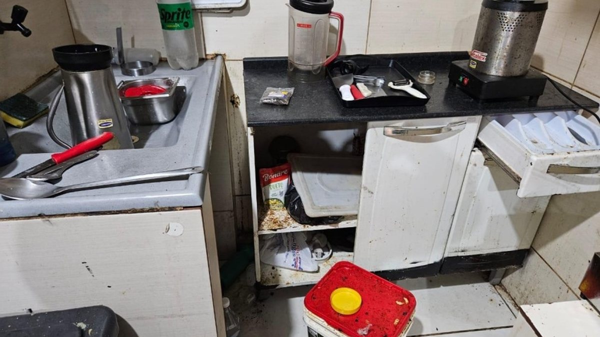 Hamburgueria é interditada no Petrópolis por risco à saúde