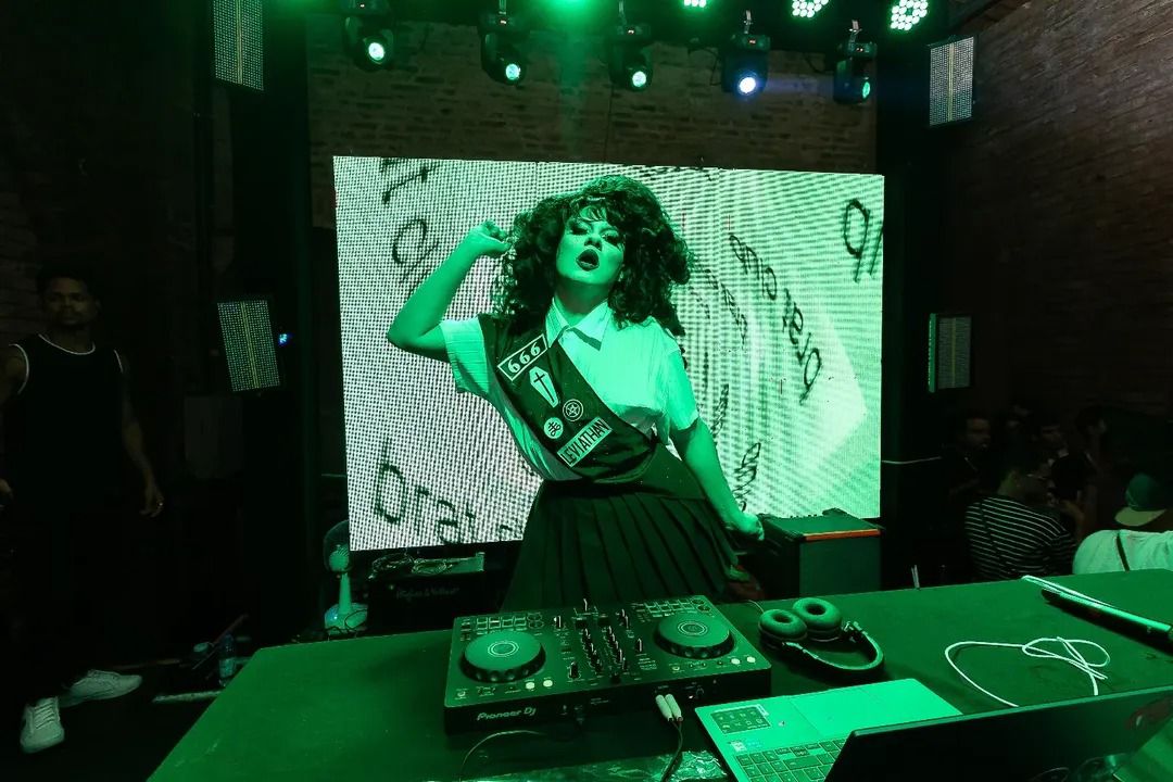 Festas com temáticas latina e pop agitam fim de semana em Maceió; confira