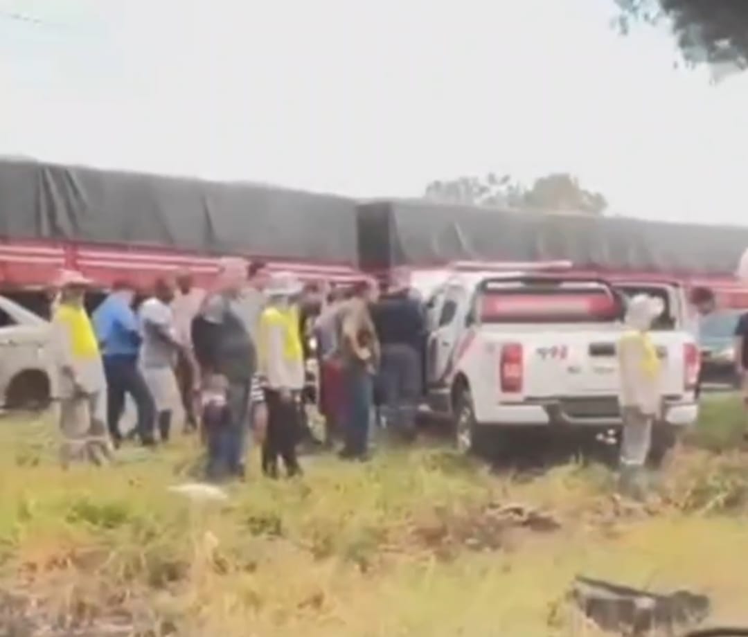PM fica ferida após carro bater em viatura em Rio Largo