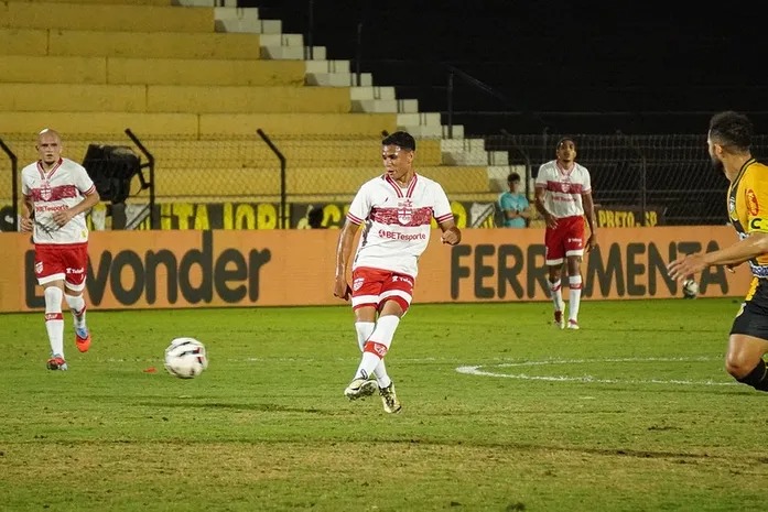 CRB é dominado, despede-se da Série B com goleada; saiba detalhes do jogo