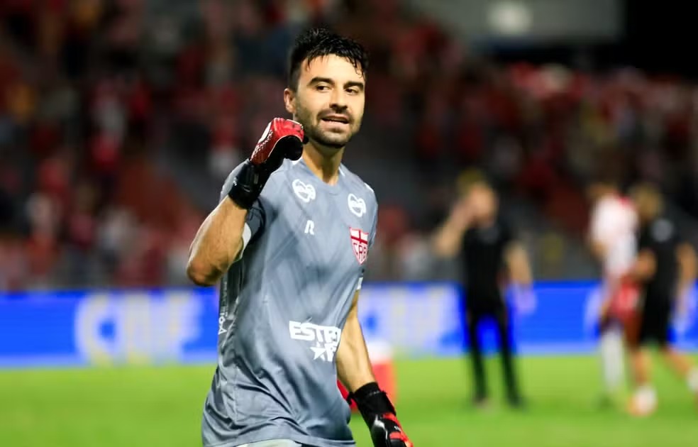 Segredo do “Paredão”: Como Matheus Albino virou o grande nome do CRB em 2025